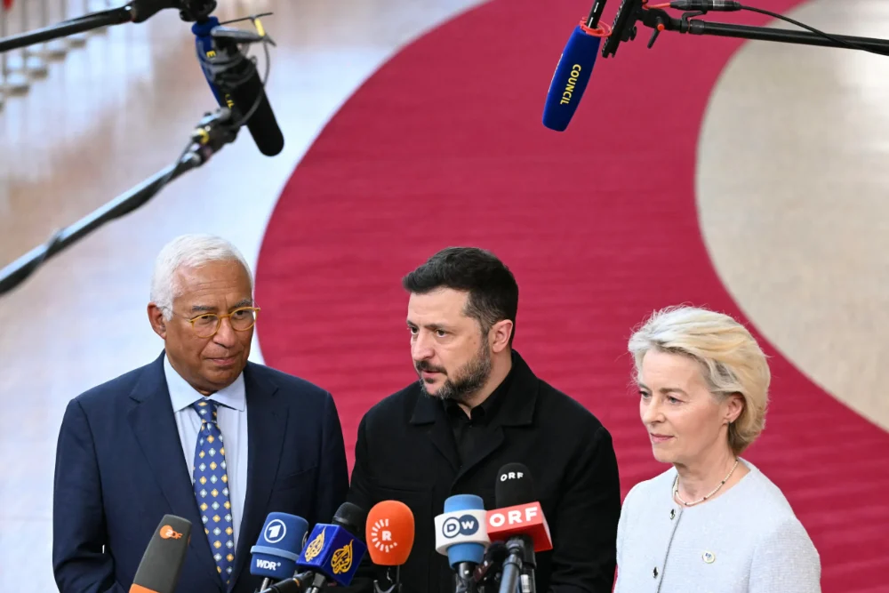 Голова Європейської ради Антоніу Коста, президент України Володимир Зеленський та голова Європейської комісії Урсула фон дер Ляєн
