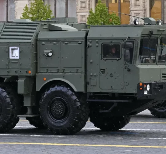 пускова установка балістичних ракет на параді у Москві