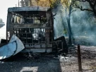 Обгорілий автобус після нападу, що стався у четвер у східному місті Краматорськ, Україна