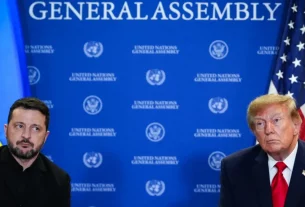 Володимир Зеленський та Дональд Трамп сидять поруч на зустрічі в ООН