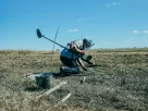 Спеціаліст з розмінування організації «Halo Trust», який працює на полі