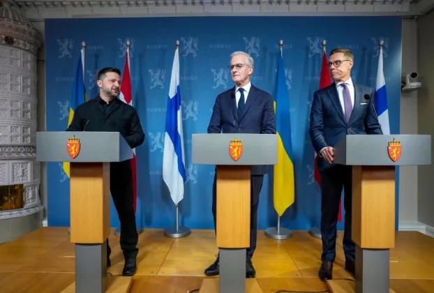 Президент України Володимир Зеленський, прем’єр-міністр Йонас Гар Стьоре та президент Фінляндії Олександр Стабб виступають під час прес-конференції у вівторок, 20 жовтня 2026 року, в Осло, Норвегія.