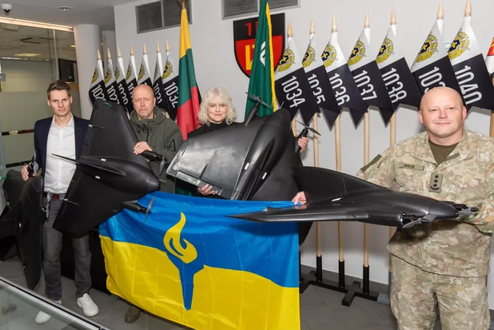 Литовці зібрали гроші на дрони, щоб надіслати їх в Україну