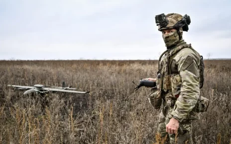 розвідувальний дрон запускає український віськовий