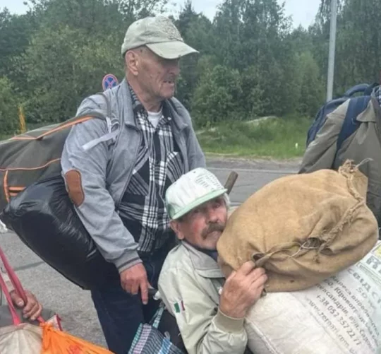 Цим мешканцям вдалося виїхати з Олешок навесні цього року