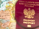ілюстрація карти з написом Польща та паспорту громадянина Польщі
