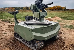 Безпілотний наземний транспортний засіб (UGV) GEREON від ARX Robotics з роботом SABER від Roboneers